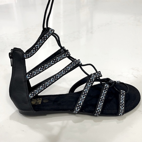 Sandals - Picture 4 of 7